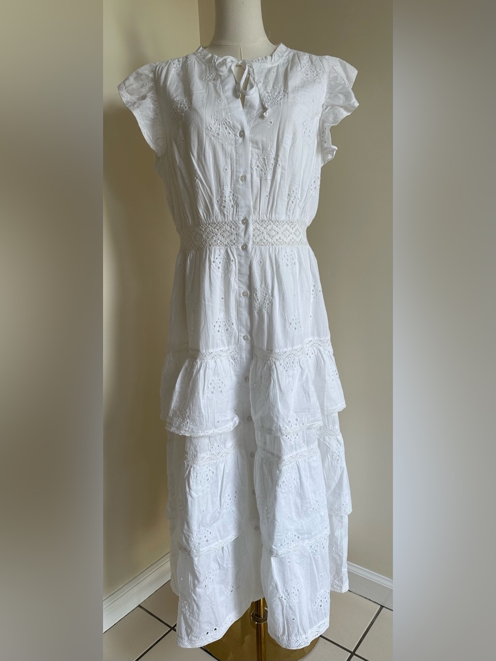 NWT Vineyard Vines Eyelet Christine Dress- Medium - Picture 4 of 13